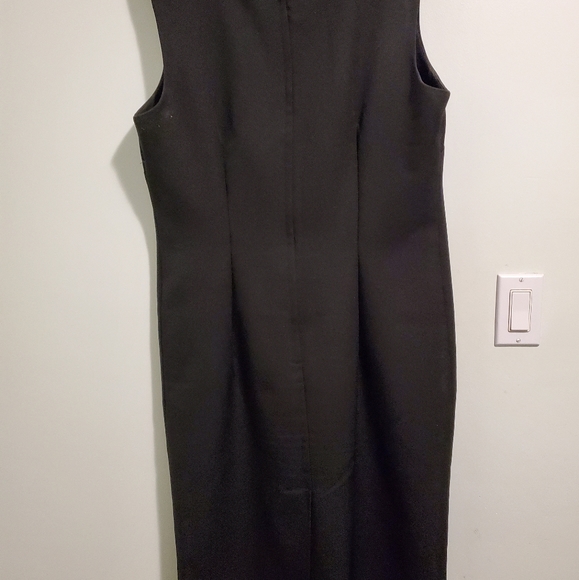 Dress - Picture 2 of 4